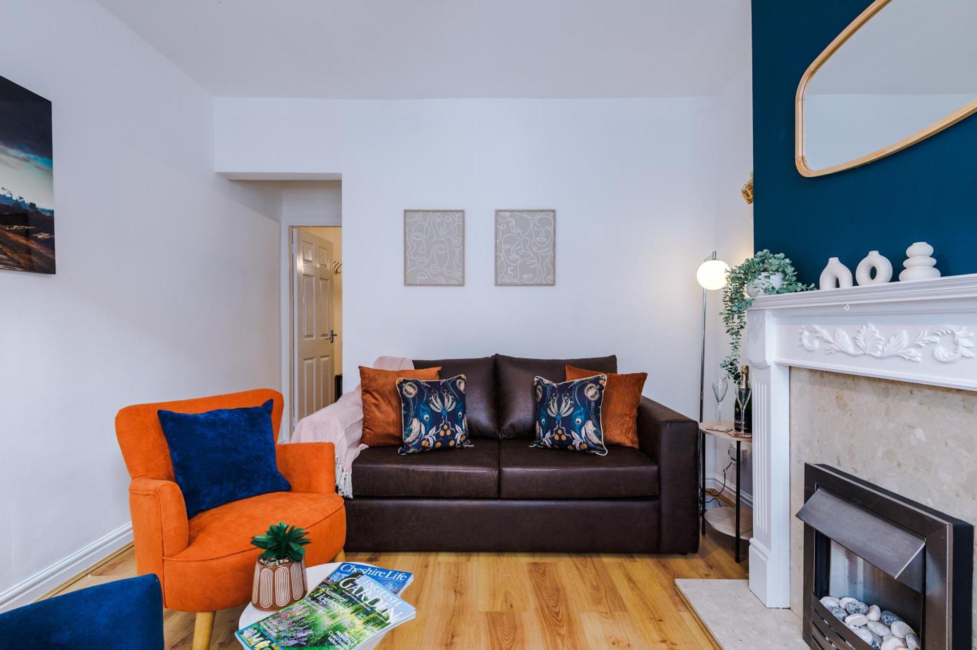 New! Spacious 2-Bed Home In Chester City-Centre By 53 Degrees Property, Ideal For Couples & Small Groups, Great Location - Sleeps 5 المظهر الخارجي الصورة